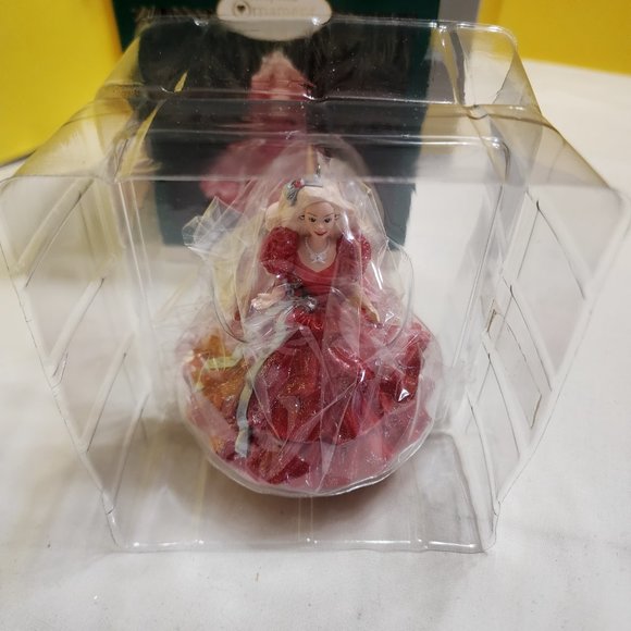 Hallmark Keepsake 1996 Club Edition BARBIE Christmas Ornament based on 1998 Doll - Picture 12 of 15